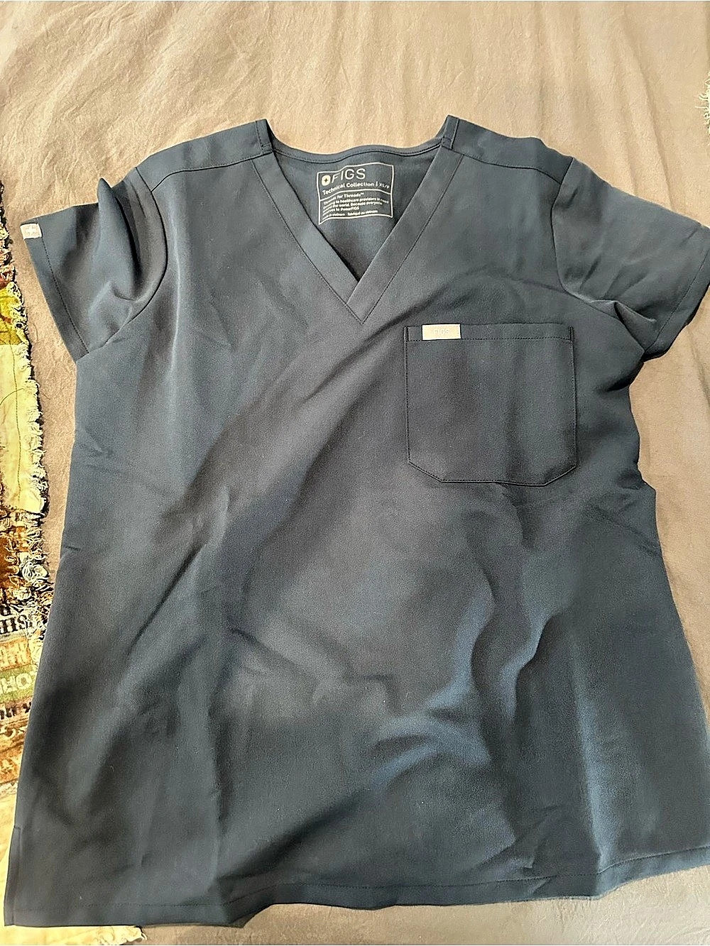 FIGS Technical Collection V-Neck Scrub Top in Blue Size XS